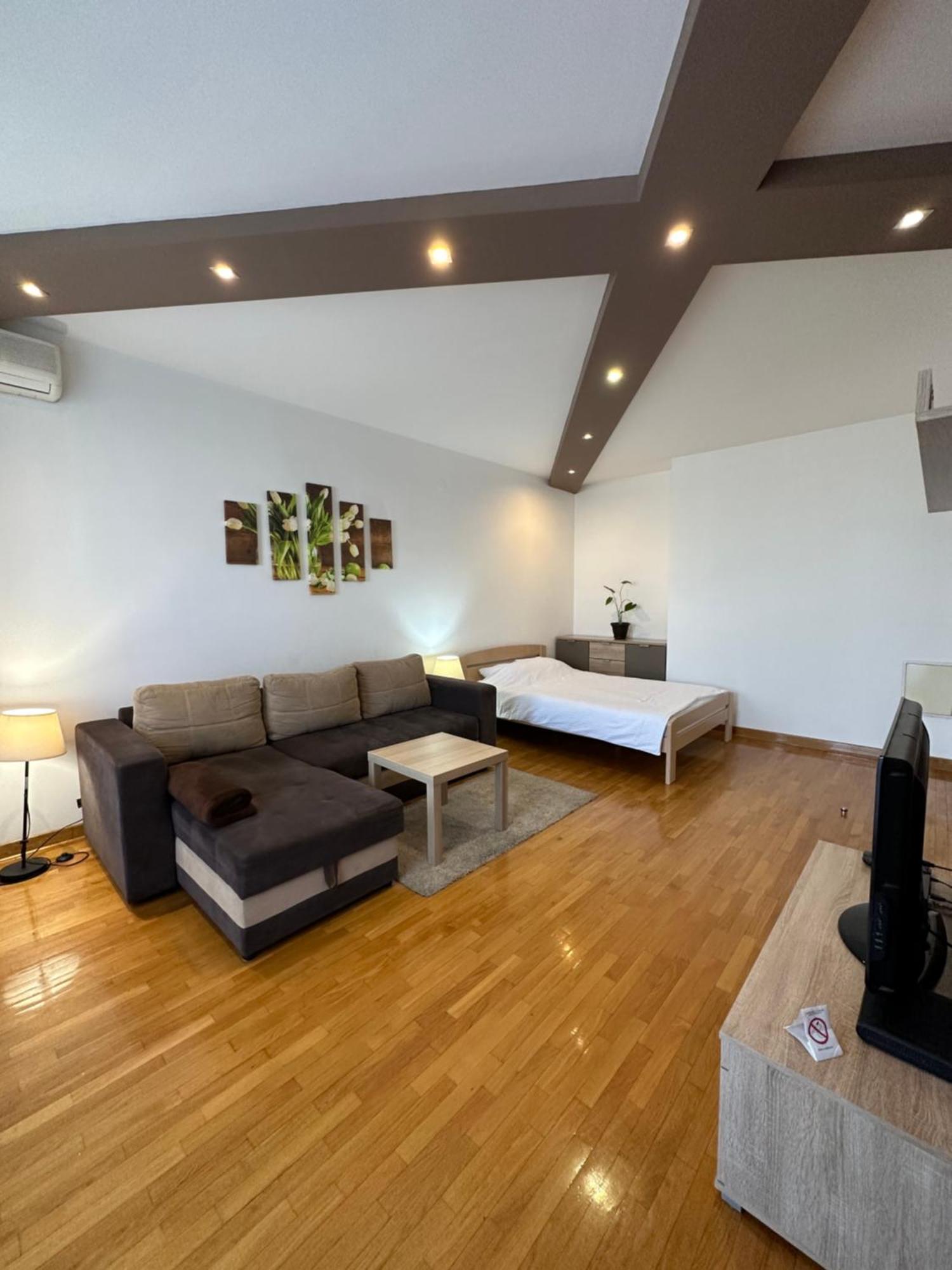 Nevena Belville Apartment *