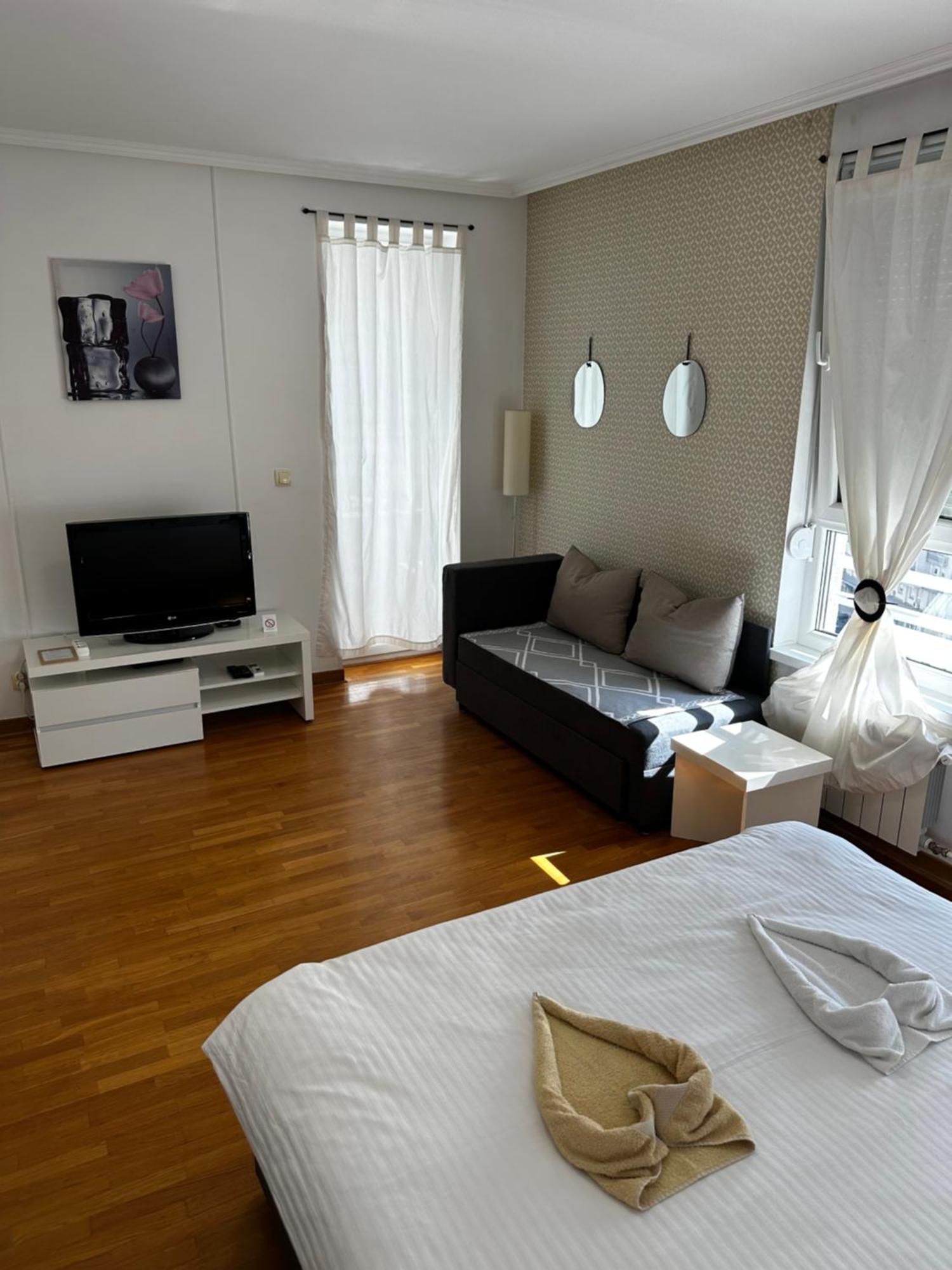 Nevena Belville Belgrad